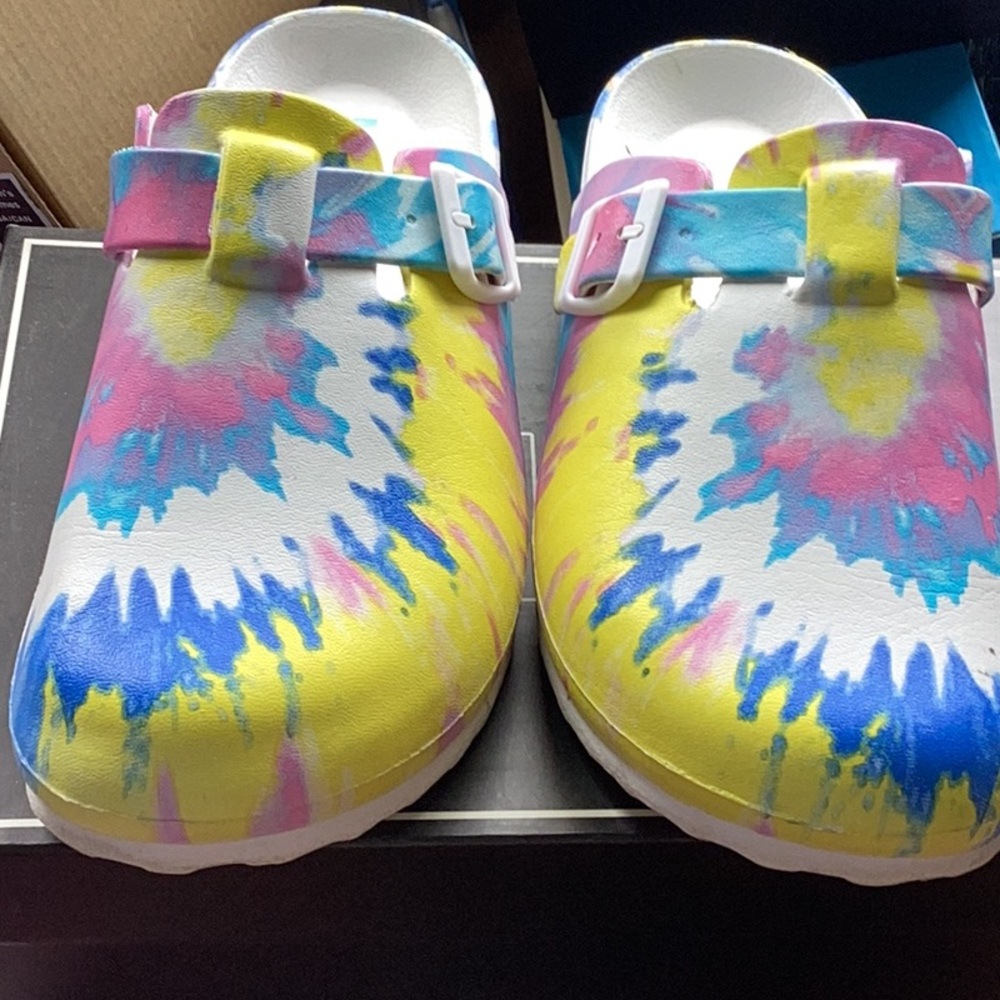 MIA Blue and Pink Slippers Vibrant Design
